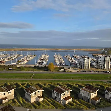 Gueni Marina Mit Balkon Und Seitlichem Foerdeblick *