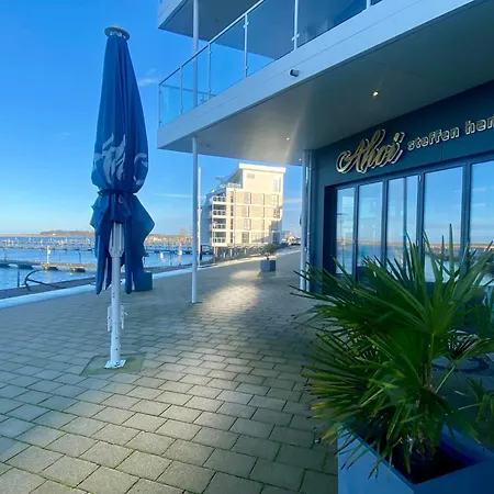 Gueni Marina Mit Balkon Und Seitlichem Foerdeblick