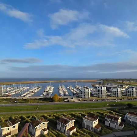Marina Mit Balkon Und Seitlichem Foerdeblick Wendtorf